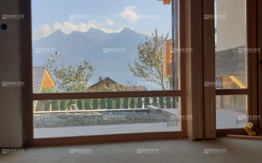 Дом шале с видом на горы